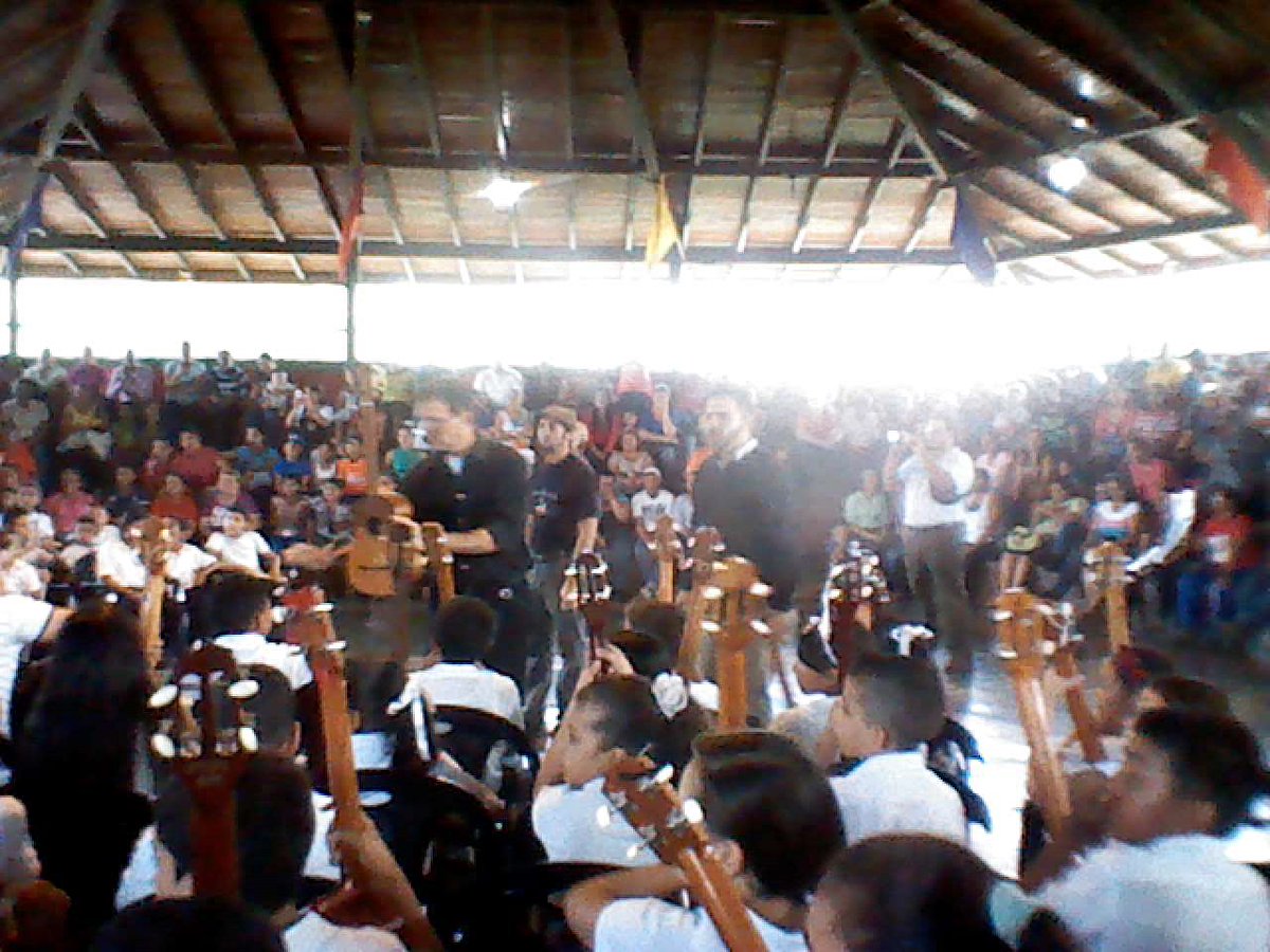 c_modc's tweet image. Día  del concierto Navideño en el C.P.C la Carucieña 27-11-2015