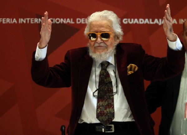 Fernando del Paso presenta "Amo y señor de mis palabras" en la FIL - CVWc_mDWsAApMpe