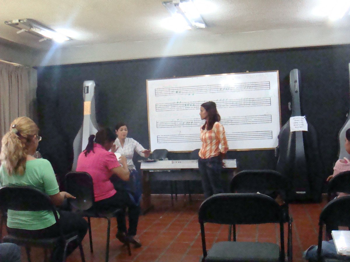 c_modc's tweet image. Taller de Dirección Coral y Técnica Coral con nuestra profesora Dianis que bendición y que excelencia...