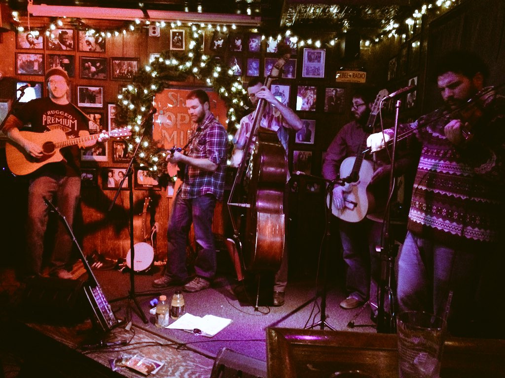 SusanMColeman's tweet photo. @bootsnshorts #shiftys #syracusemusic https://t.co/SvHups6pRY