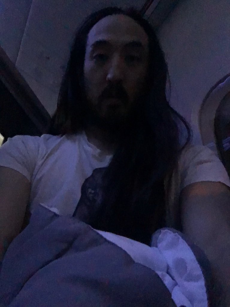 Bed time on @AmericanAir heading to chile!!!! https://t.co/qCuF5rl3mb