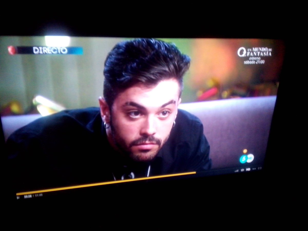 Opinologolo's tweet photo. VERA A LA CALLE! Mi Sofi mi Marta mi Han GANADORES #Sofistas #Martista #Hanista #Gala13GH16 #GHDirecto A por Aritz! https://t.co/MYV5VrcdQR
