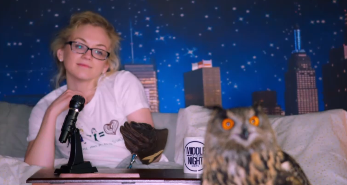 MTV's tweet photo. #MiddleOfTheNightShow with @EmmyKinney starts now! RT if you're watching + tweeting along with @MTVmotns! https://t.co/pXF1jTTrEB