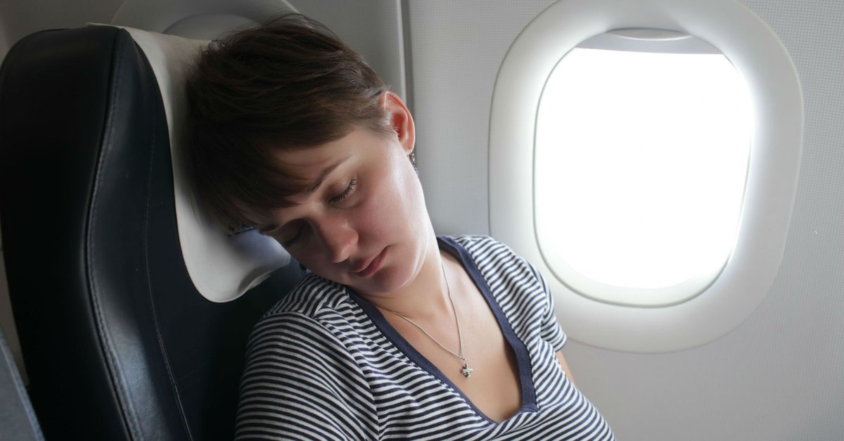 herworldsg's tweet image. 3 tips for a blissful long-haul flight! :) #Travel #FlightTips goo.gl/RZCt7B