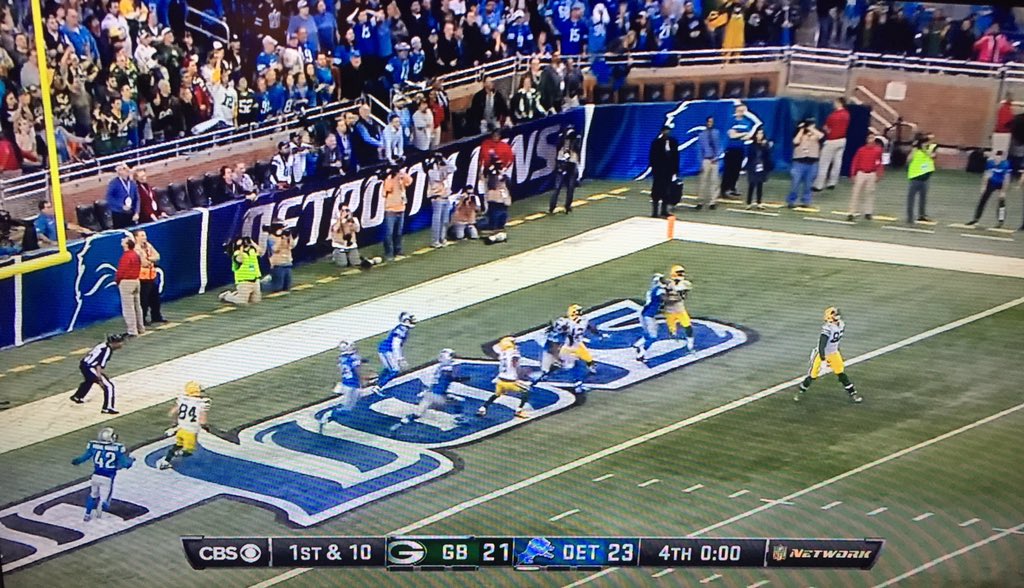 AdamHoge's tweet image. Look at Richard Rodgers standing all by himself at the goal line while the Lions are all pretty deep in the end zone