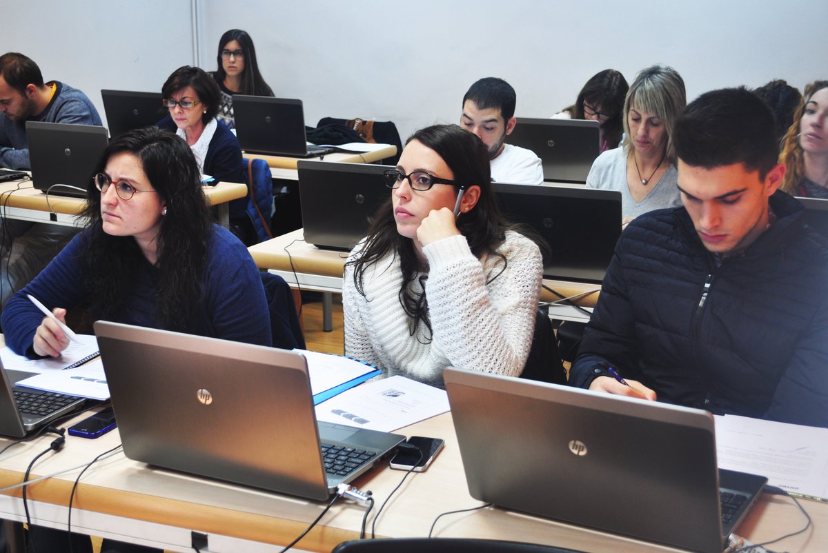 CursosINITEC's tweet photo. Acabem l'any amb 2.000 alumnes formats. Us esperem al gener amb noves edicions de #cursmkdigital i #mastermkdigital! https://t.co/Mg7QmQJp3F