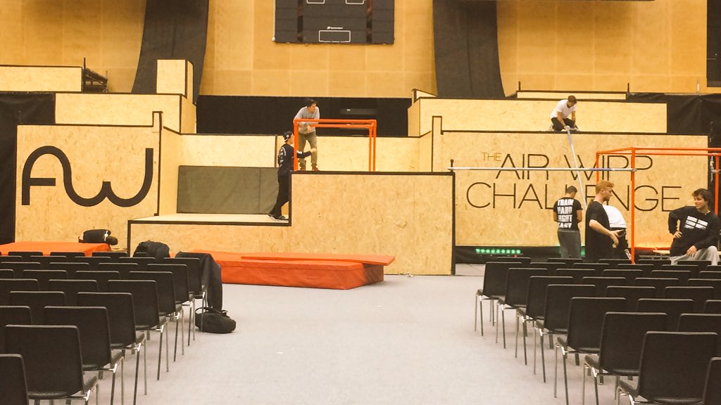 BrienneLaFlair's tweet photo. Just 8hrs until #AirWippChallenge watch here: https://t.co/S2j3IVYoZm #awc2015 https://t.co/55xaNqYFxd