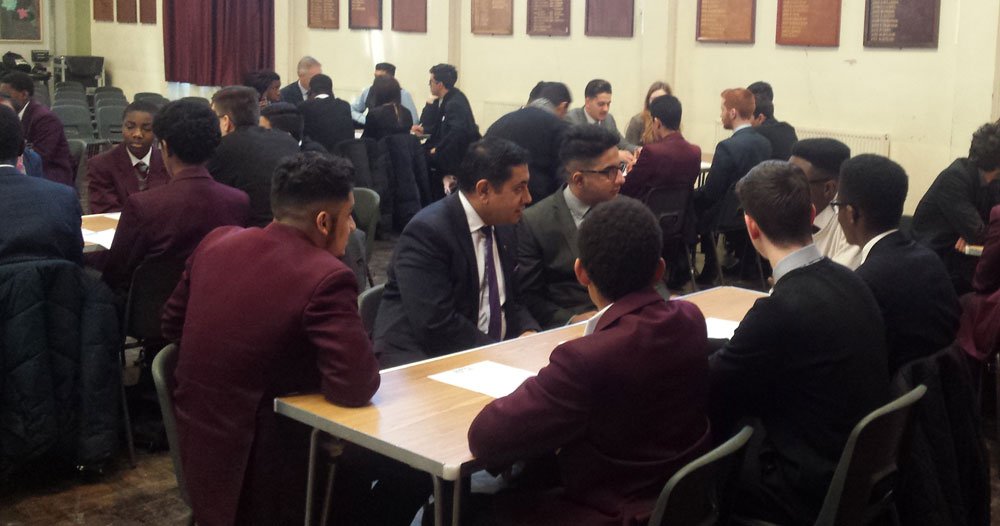 transportgovuk's tweet image. Minister @tariqahmadbt joins pupils at St Joseph's College for transport career speed networking #inspiringthefuture