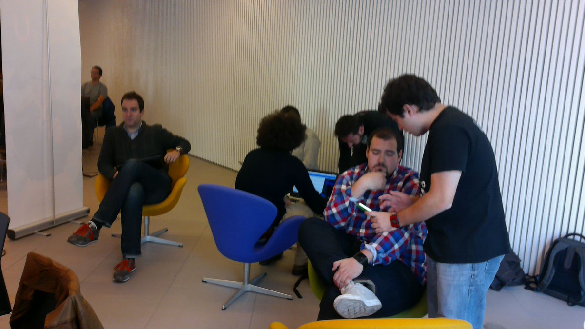 catdotnet's tweet image. El backstage del #reconnect2015 #loQueElOjoNoVe