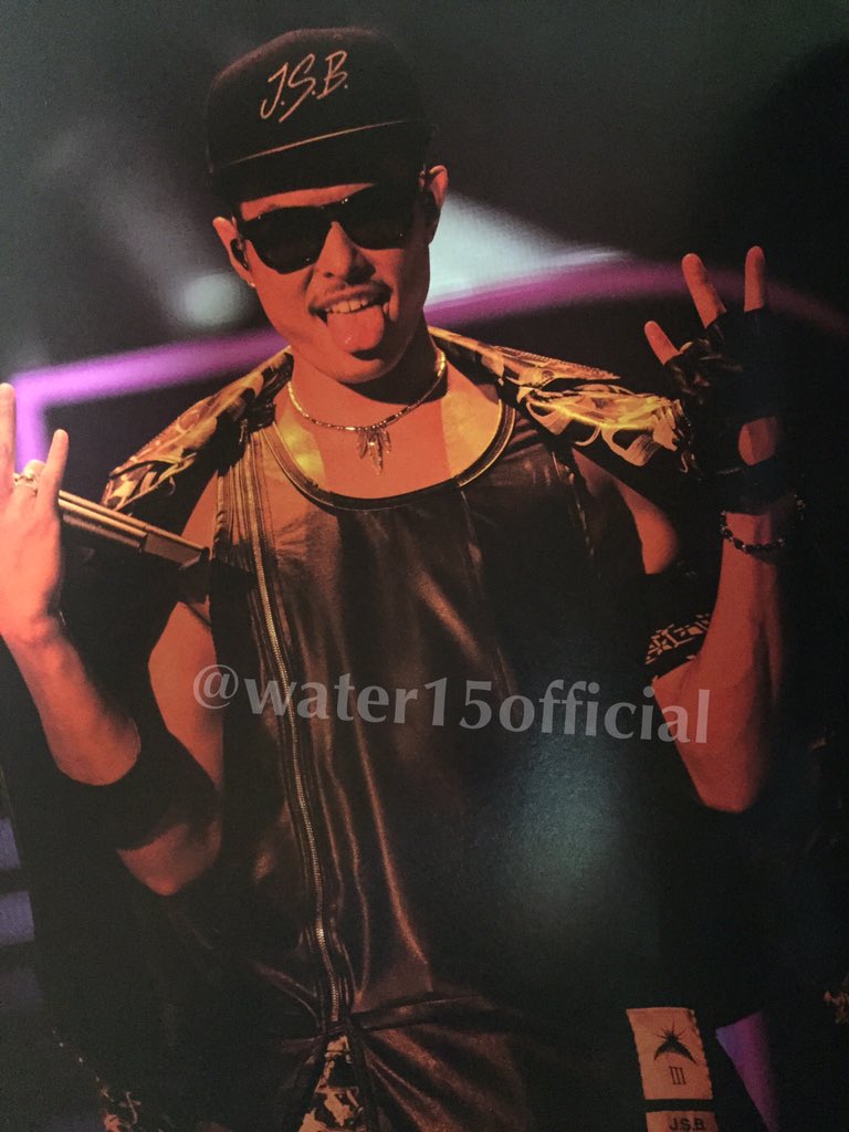 water15official's tweet photo. BLUEPLANETの写真集
届いた（≧∇≦）

臣隆かっこよすぎ笑

#BLUEPLANET
#三代目JSB #今市隆二 #登坂広臣
見れない人、買えない人たちのために！！ https://t.co/11kg0SObg2
