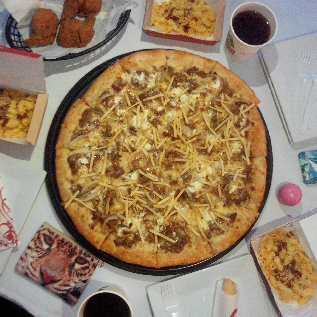 greenwichpizza's tweet photo. Admiring the #NewestBarkadaCraze from above. ;) https://t.co/FkR3HJFUpr