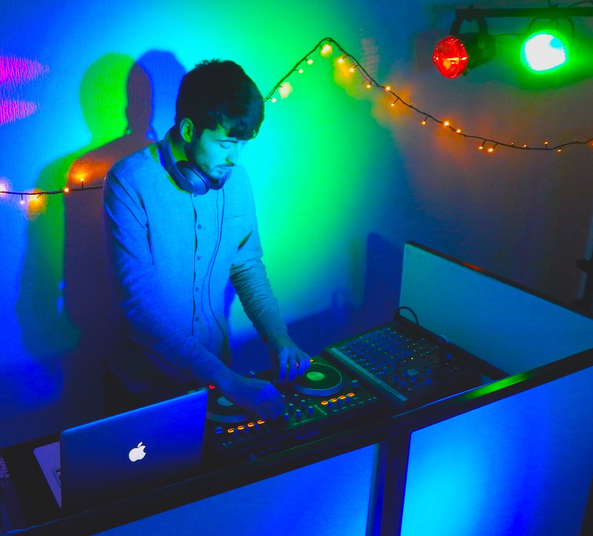 mmacoustic's tweet photo. Full #weddingentertainment packages available including professional #weddingDJ service. https://t.co/Uva1aQ3dgB https://t.co/8X8jB4gBuS