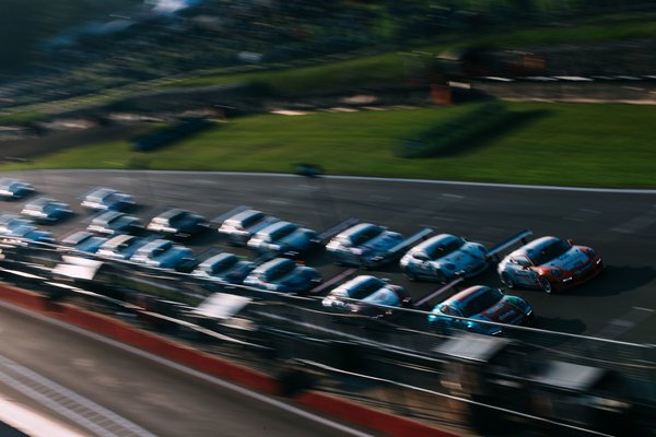 PorscheRaces_GB's tweet photo. Only 119 days until the 2016 @CarreraCupGB season kicks off at @Brands_Hatch! RT if you're excited https://t.co/wMtbxqjunJ
