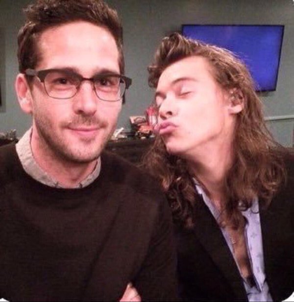 One Direction Update tweet media