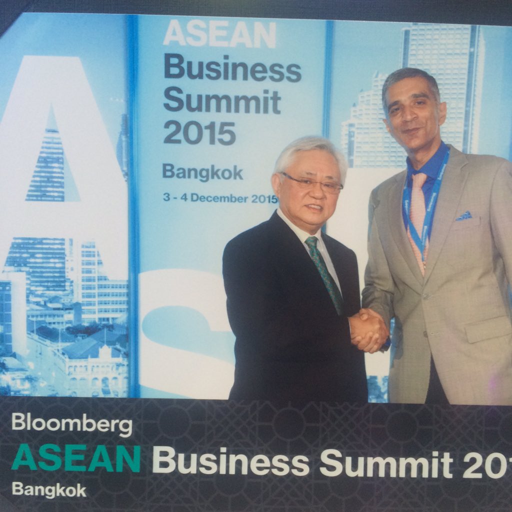 Valuable conversations with friends at Bloomberg ASEAN Business Summit 2015 #BBGASEAN