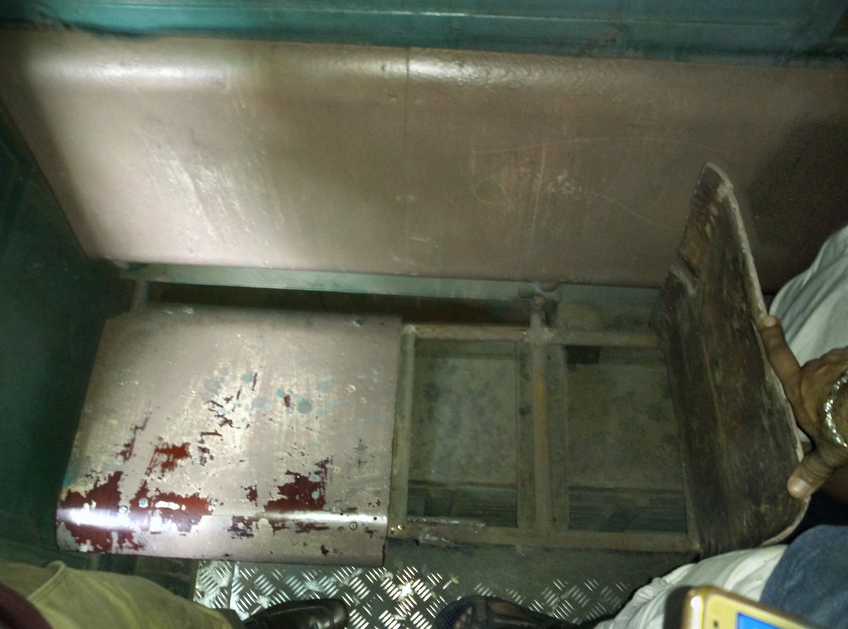 jineshshah1's tweet photo. @RailMinIndia @WesternRly today's 9.56 virar to churchgate local seat broken.Still people traveling 25yr old train. https://t.co/kMuAMesTlx