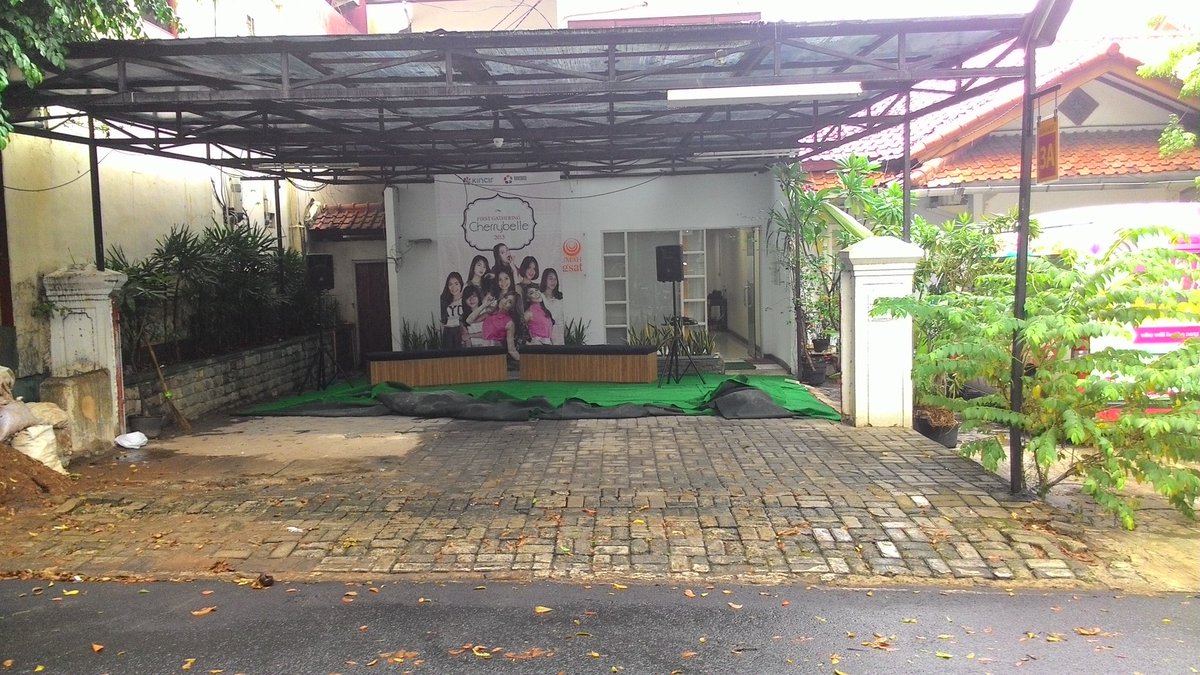 Udah sampe nih di tempat #FirstGatheringCherrybelle2015