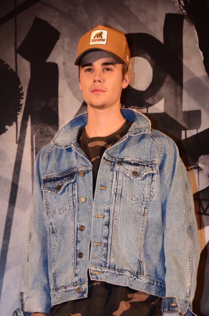 secutebelieber's tweet photo. Justin looks so good https://t.co/x7MTnvLD5q