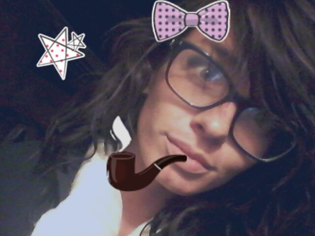 Ryleeexo's tweet photo. Stickers are dope! Who knew? Gonna go make a b/g vid (: idk what kind yet https://t.co/HtSJR0GOJ2