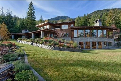 Sarah McLachlan's epic Whistler retreat could be yours, for $13.5-million rhhcanada.blogspot.com/2015/12/sarah-…