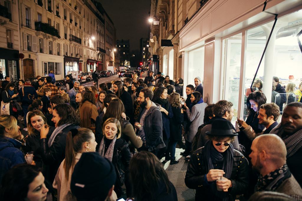 Sebastien_Kopp's tweet photo. Tt le monde en état d'urgence de se réunir mercredi chez CentreCommercial @CC_Paris pour fêter @_EncoreMagazine https://t.co/BtW3bumO6S