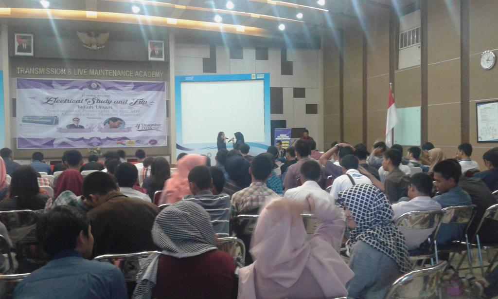 E-STRIP!!!!
Dari kuliah umum dg 3 pembicara, penampilan Vivacoustic, hingga field trip