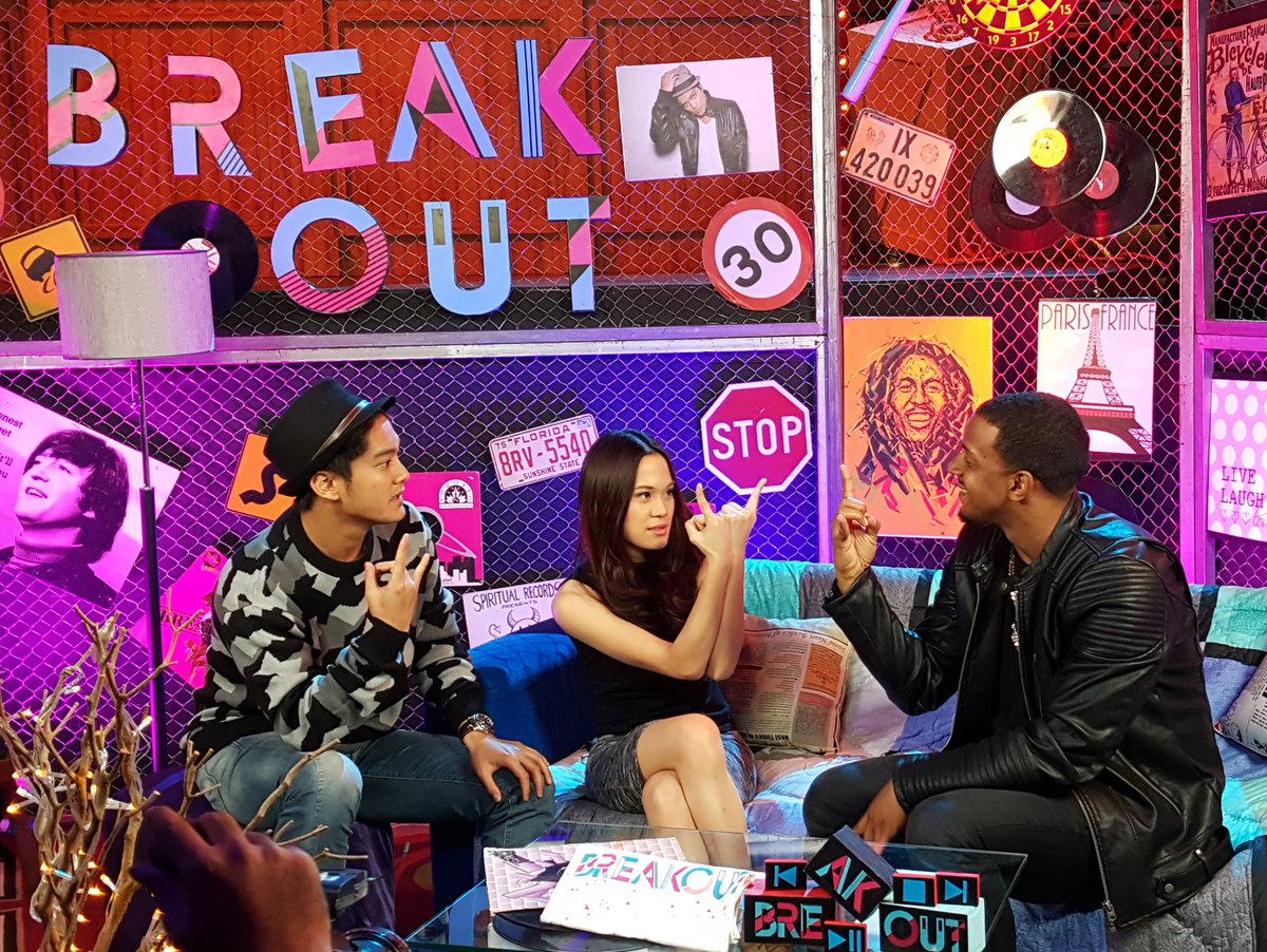 ssheinafiaz's tweet photo. Woohoo @sherylsheinafia &amp; @boywilliam with @brandonbeal @breakoutnet #BreakoutNETBrandonBeal https://t.co/EWtJOIm8s0