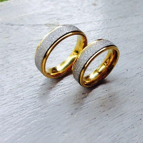 Cincin titanium sepasang anti karat,bisa pesan nama didalam cincin,order WA 082133033999,Cek
facebook.com/pages/Pusat-Mo…