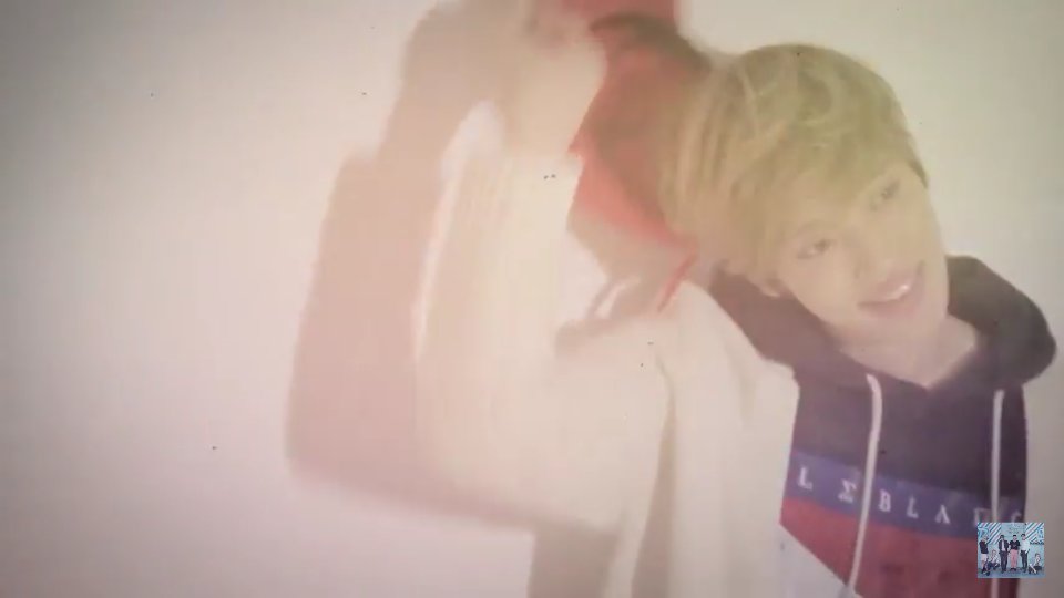 orang8106's tweet photo. #NIEL 😊 #Angelbox https://t.co/PDMPG3wHN7