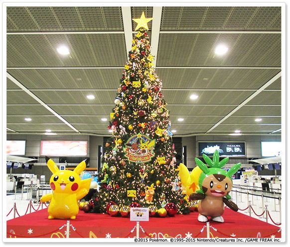 成田国際空港に、高さ6メートルの巨大なポケモンのクリスマスツリーが