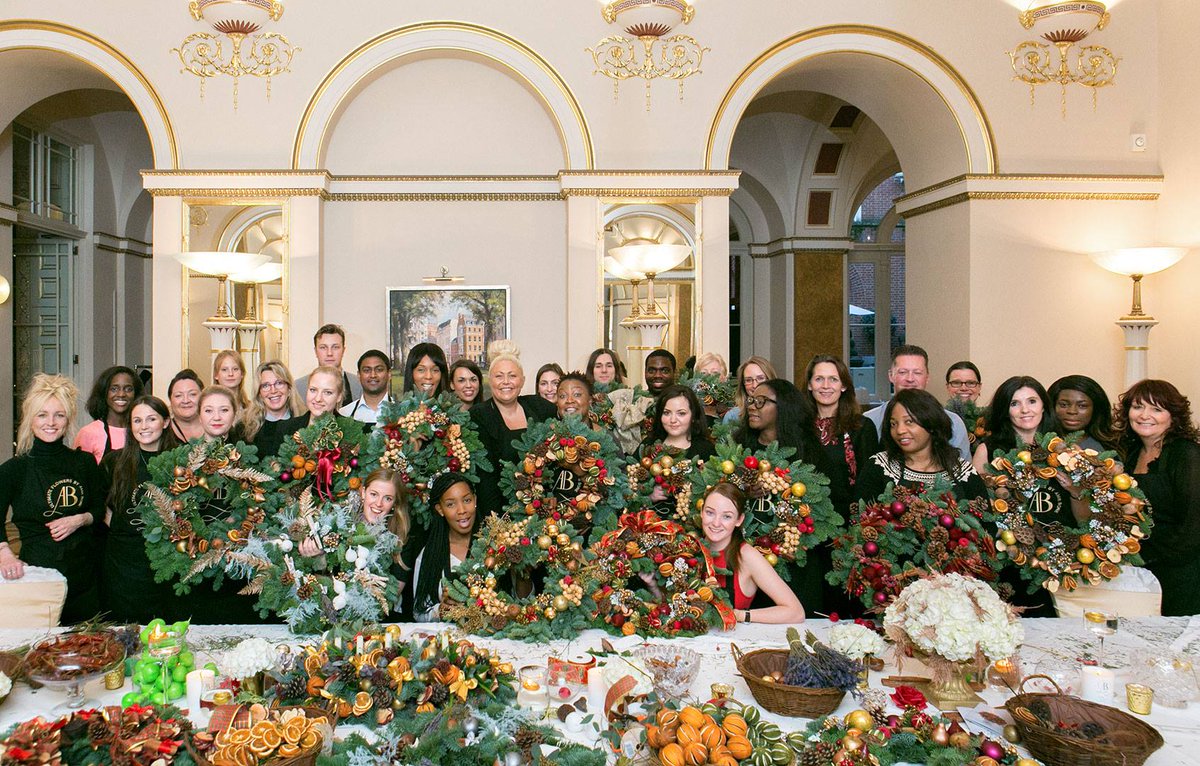 AmieBoneFlowers's tweet photo. Our #amiebonemasterclass earlier this week :) So many #wreaths &amp; amazing guests! Thank you so much for joining us xx https://t.co/R0aQJstygq