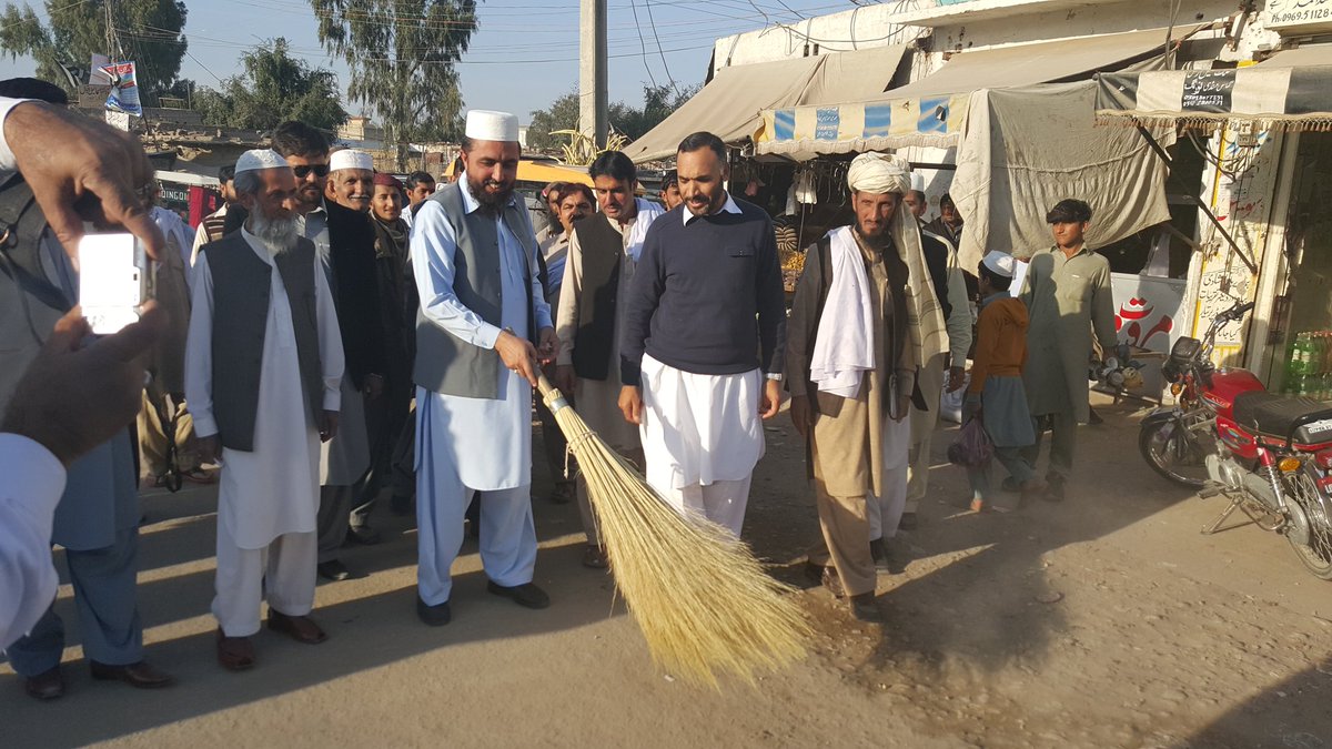 DCLakkiMarwat's tweet photo. Cleanliness drive launched Lakki Marwat city @KPKUpdates https://t.co/BAzjvYf3CV