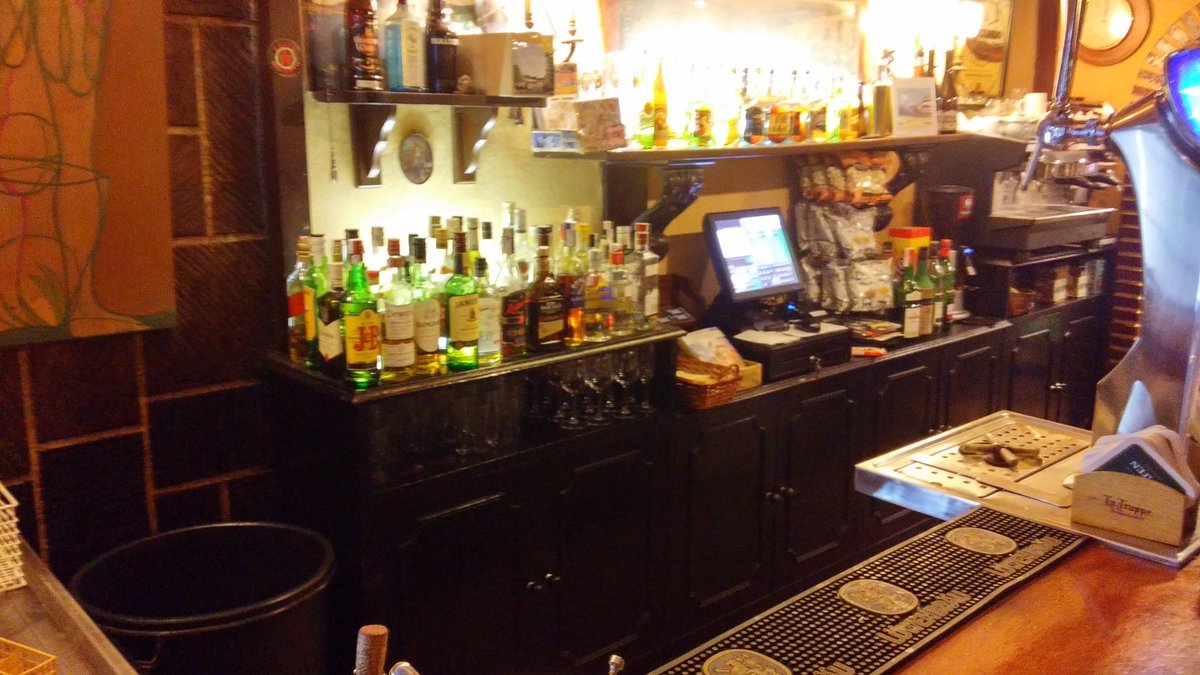 BEHAR ZERBITZUAK + 20 Años asesor. y acompañado al comercio y Hosteleria Donostiarra.
ALBOKA TABERNA ( C/. Easo ).