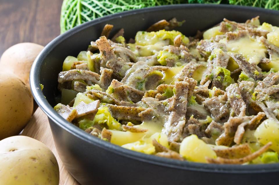 Еда #Вломбардии 
С такими холодами нам хочется одного: вкуснейших горячих пиццоккери! 
#каквиталии #pizzoccheri