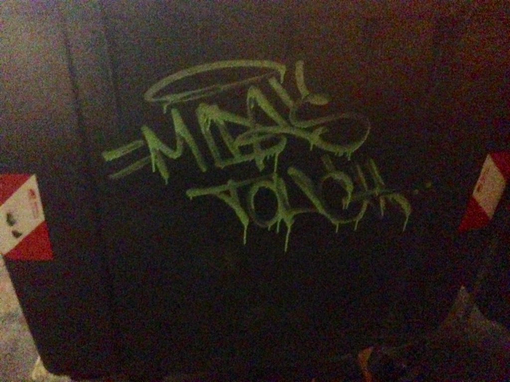 nicopillon88's tweet photo. #tag #bomber #midastouch #squizeer https://t.co/ClRD5l0QbJ