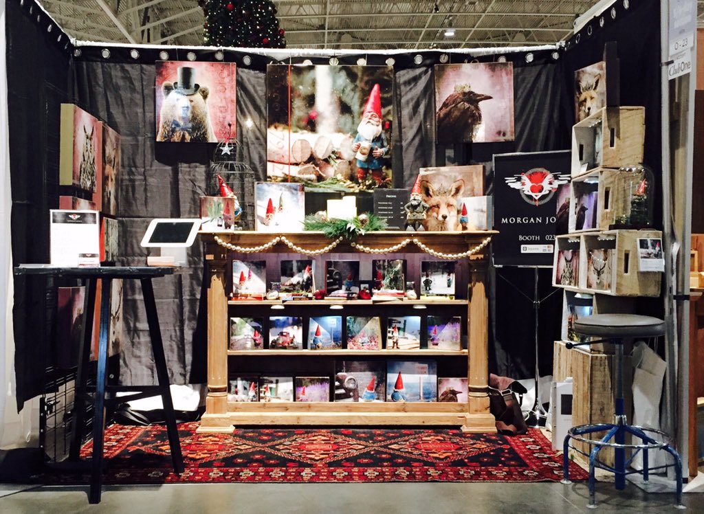 MorganJonesArt's tweet photo. The crowds are rolling in for Day 2 of my 6 stay stint at the One of a Kind Show. #OOAKX15 https://t.co/mvxFGHGqcv