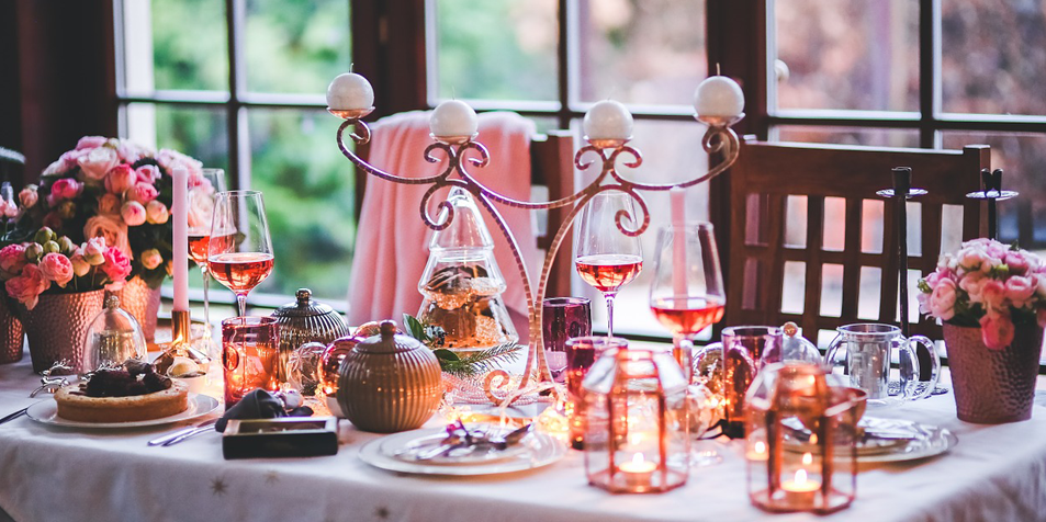 We have a great Christmas Menu for you to choose from, take a look and then book yourself in lnkn.in/87Kcm