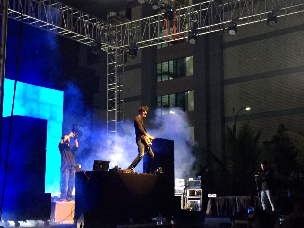 abha_pandit's tweet photo. Sahej Bakshi playing a killer set @NH7 #WeekenderStateofMind #Pune #DualistInquiry @TGSWeekly https://t.co/BrjEAUkVDJ