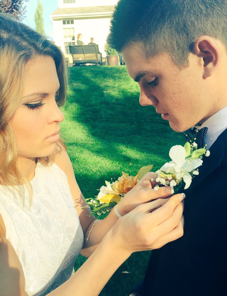 RayF20's tweet photo. Happy 17th Birthday Abby! Love you. #handscheck G https://t.co/TJjh7L2te9