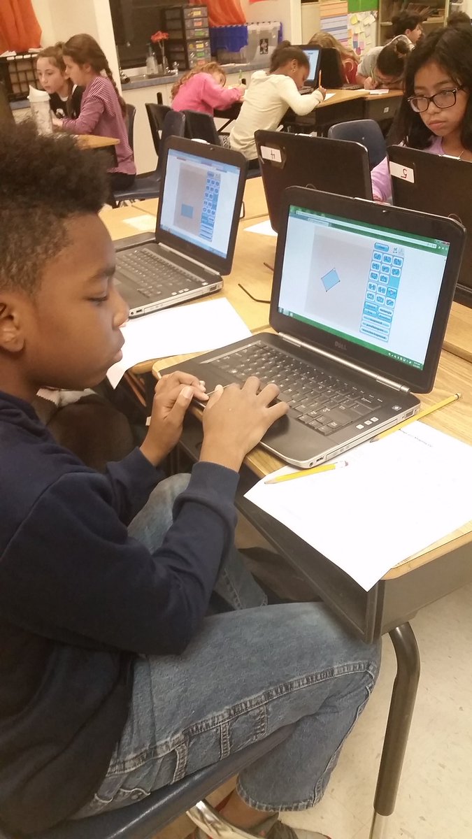 noblesm5's tweet photo. making predictions then trying to manipulate  2d figures into other 2d fig. using applet! @CSTHPES @HighPointElem1 https://t.co/U5NHXto8u2