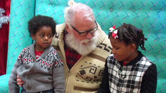 DoughertyJC's tweet photo. Hipster Santa. Yes. He's real &amp; he's hanging out at a mall in Portland, OR. Thoughts? @NEWS9 https://t.co/gNIIErn3pB