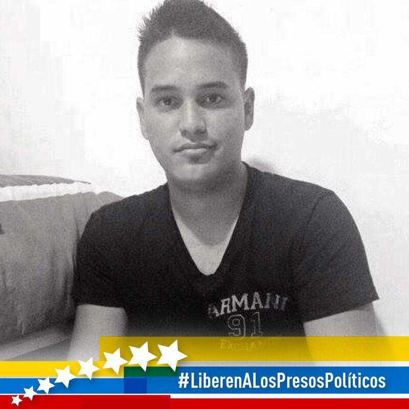 VirginiaZamora's tweet photo. #4D -> @NixonLeal89 1 año y 210 días tras las rejas d la DICTADURA #LiberenANixonLeal +info https://t.co/JRRzsSvOHs https://t.co/x8aPfp5uct