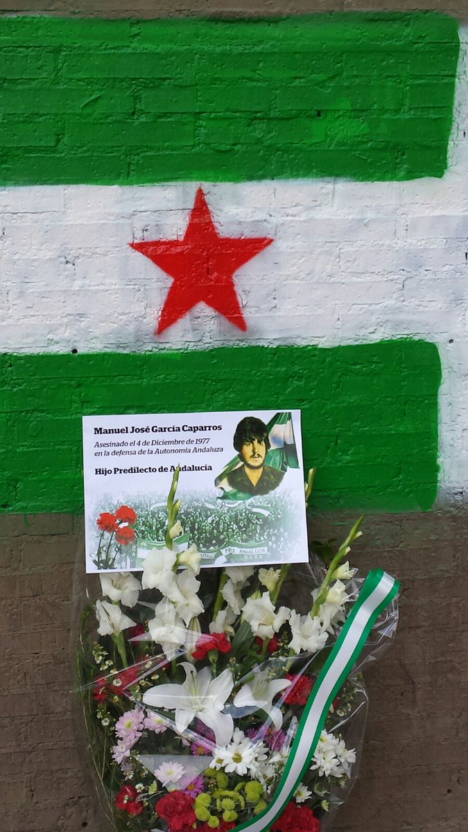 SATJuventud's tweet photo. Así ha amanecido la esquina donde murió Caparrós. https://t.co/v8OJycYzf2