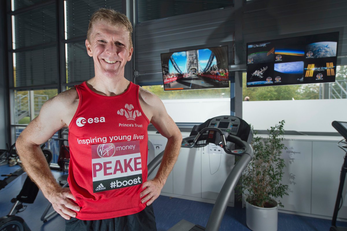 worldrunningcom's tweet photo. NEWS: British astronaut Tim Peake to run the London Marathon - in space! #VLM2016 https://t.co/CbLVEJvtDE https://t.co/l02tvlewVA
