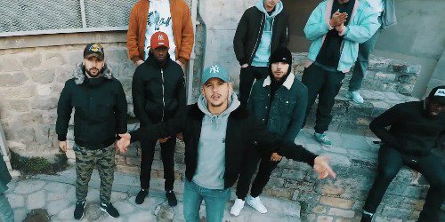 mouv's tweet photo. .@nekfeu rend hommage à #Paris avec @PhenomeneBizi et "Les bruits de ma ville" [vidéo] => https://t.co/GZQxR4eWsc https://t.co/9x4PxzDbEW