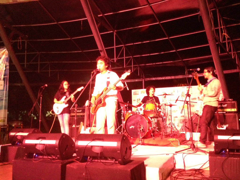 90hourpower on stage! #senandungdalamkabut #striveproject #FIBUI #Depok #DepokGigs