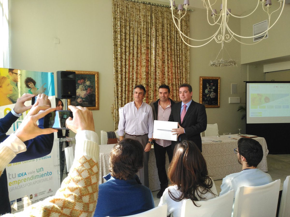 CordobaUrbanSur's tweet photo. La ganadora del Concurso de Ideas #UrbanSur es Chari Estrada con su proyecto Teatro de marionetas, enhorabuena!!! https://t.co/png1USEaru