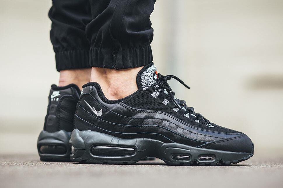 crep_head's tweet photo. Update‼️ Nike Air Max 95 Black/Grey 'Woven' Drop Today 😍 https://t.co/s3RpL1FtNc