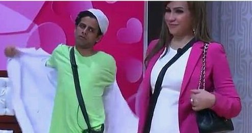 A7medsayedUa's tweet photo. لما تلاقي بنت منزله بوست النفسيه محتاجه حضن 😂 https://t.co/AFPHqgMfW8