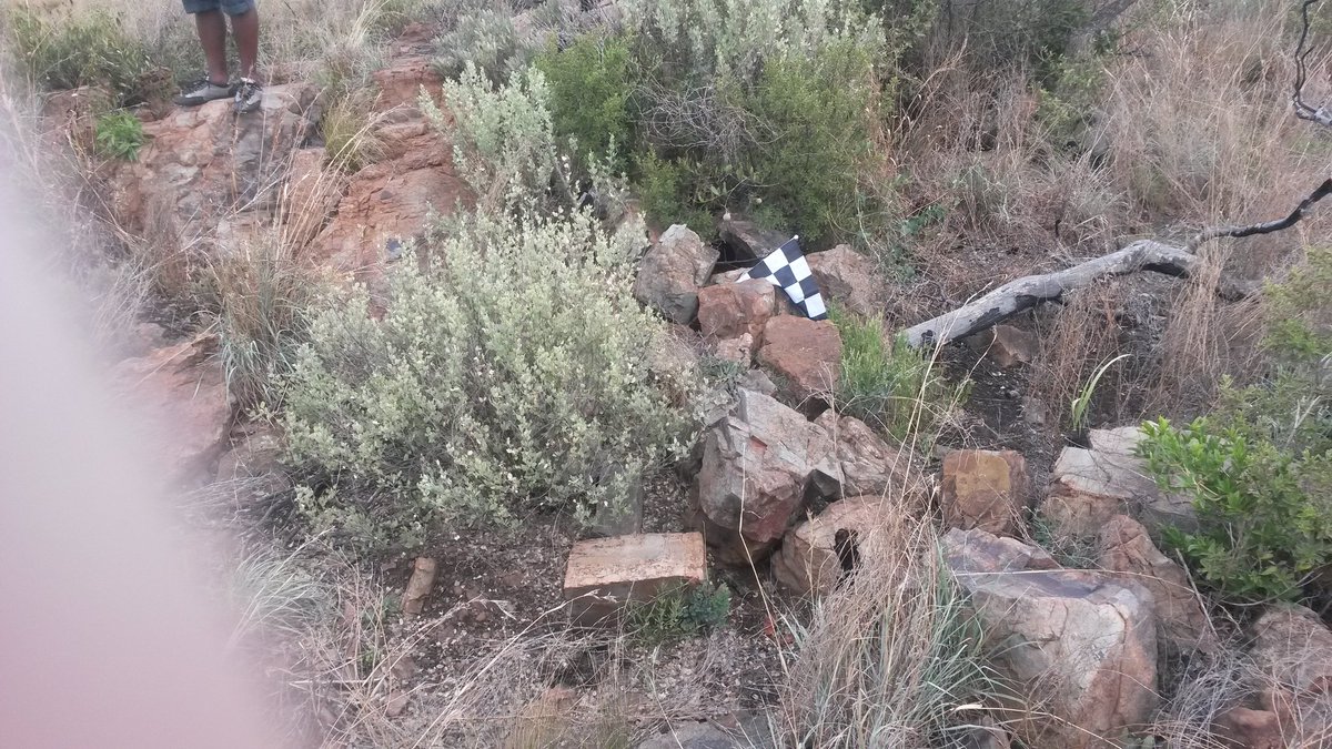 archHeidi's tweet photo. #southafricanarcaheologystudents #asapa #sdw #@past #obstaclecourse #task1 #smurfs https://t.co/vR5VRDM20o